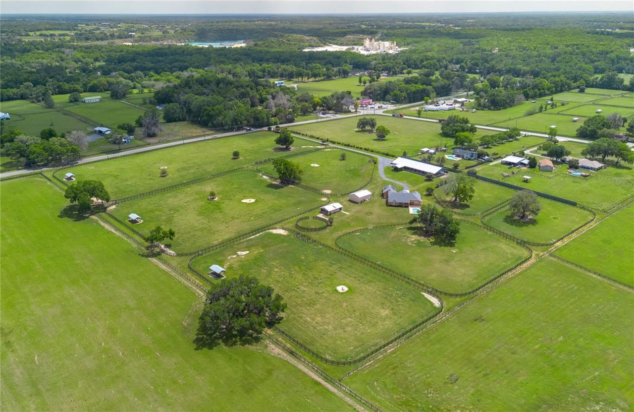 12610 NW Gainesville Road, Reddick, FL 32686 Photo