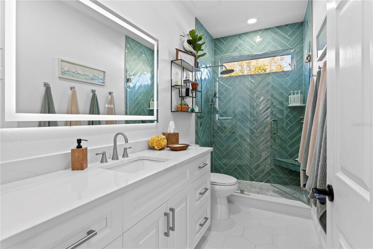 5611 E Longboat Boulevard, Tampa, FL 33615 Photo