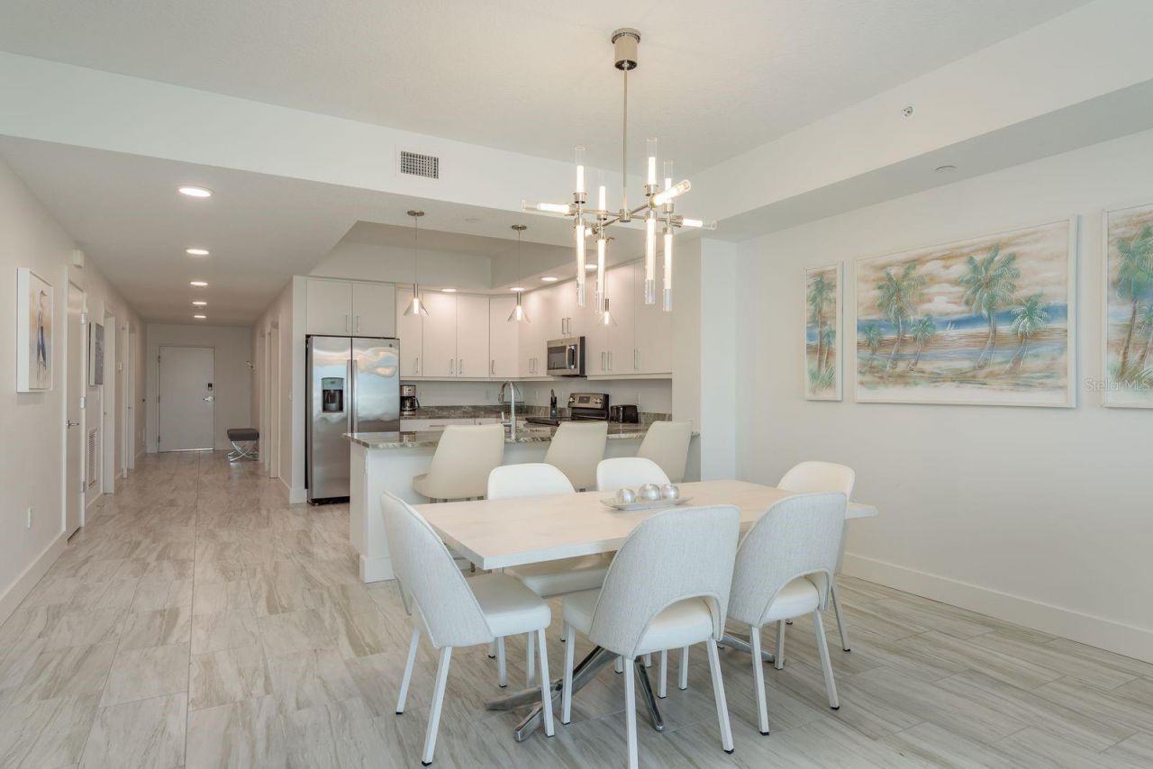 415 Island Way, Unit 402, Clearwater Beach, FL 33767 Photo