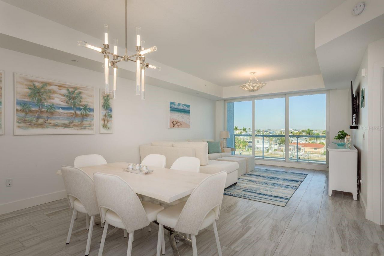 415 Island Way, Unit 402, Clearwater Beach, FL 33767 Photo