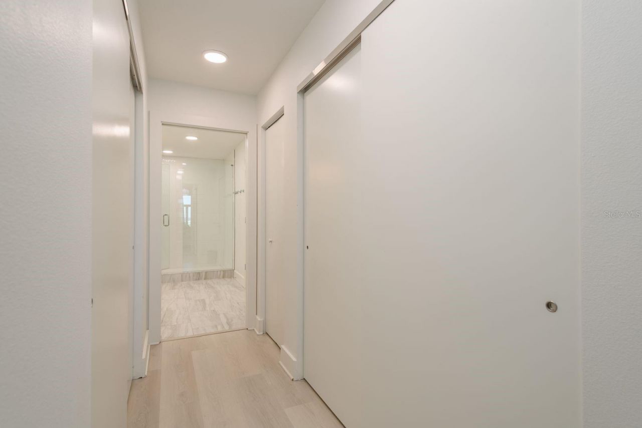 415 Island Way, Unit 402, Clearwater Beach, FL 33767 Photo