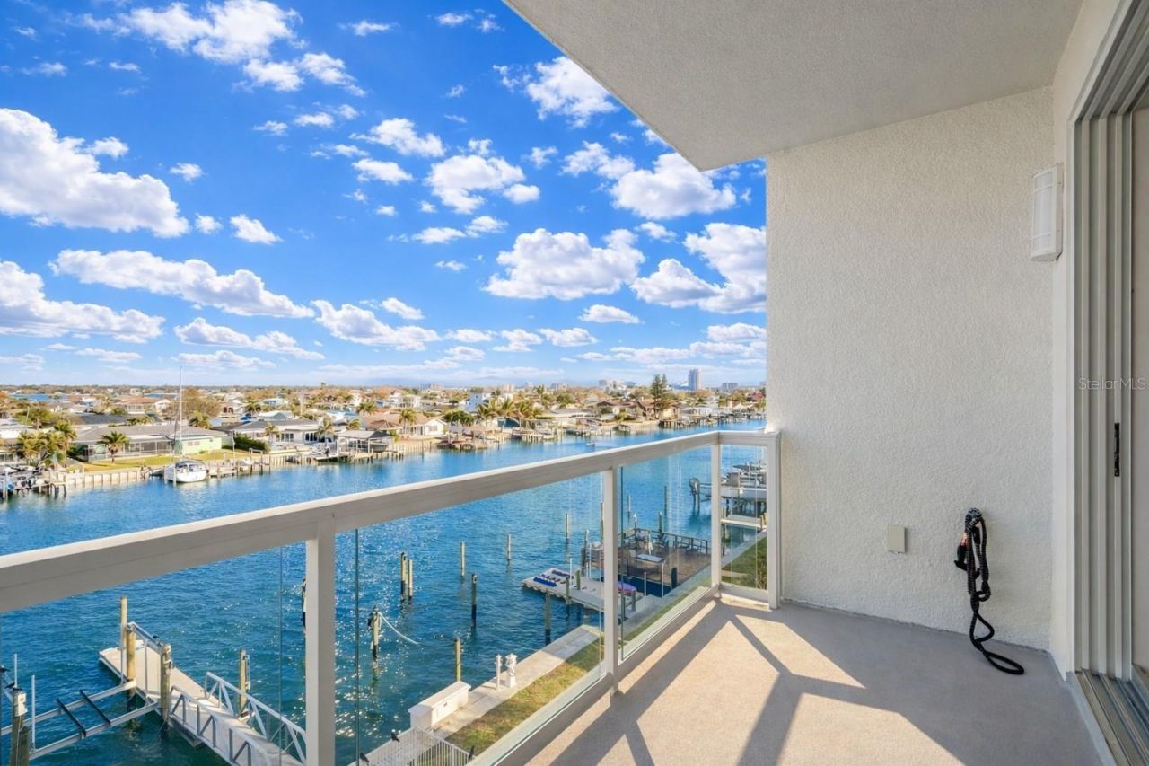 415 Island Way, Unit 402, Clearwater Beach, FL 33767 Photo