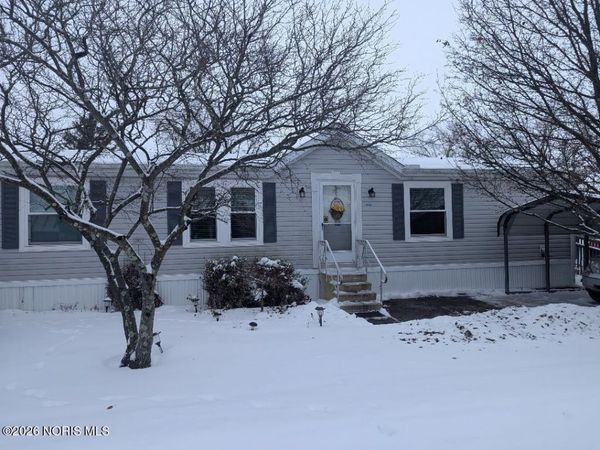 535 W Gypsy Lane Road, Bowling Green, OH 43402