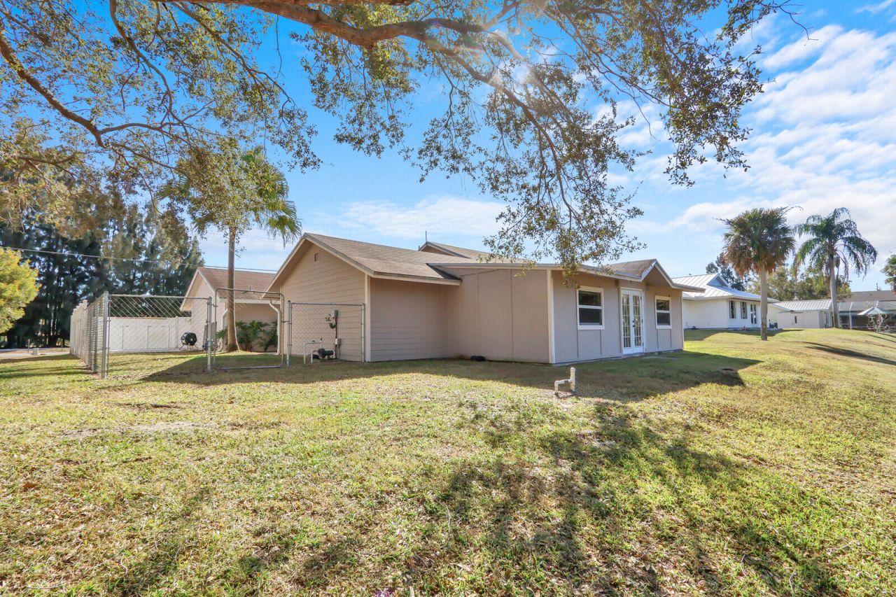 8074 SE River Lane, Stuart, FL 34997 Photo