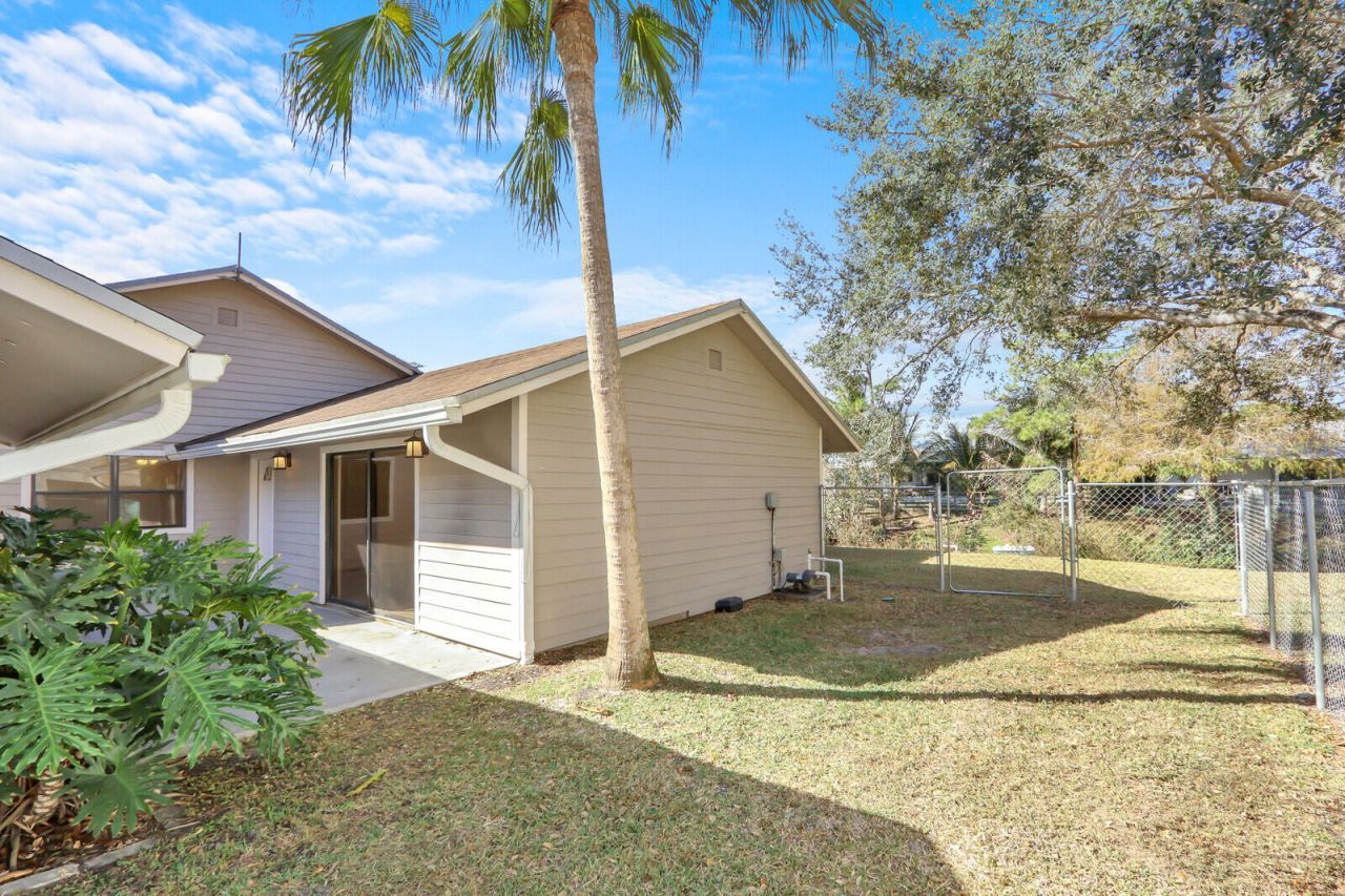 8074 SE River Lane, Stuart, FL 34997 Photo