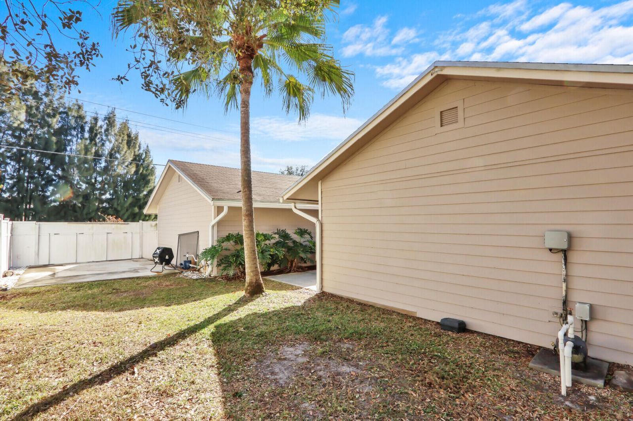 8074 SE River Lane, Stuart, FL 34997 Photo