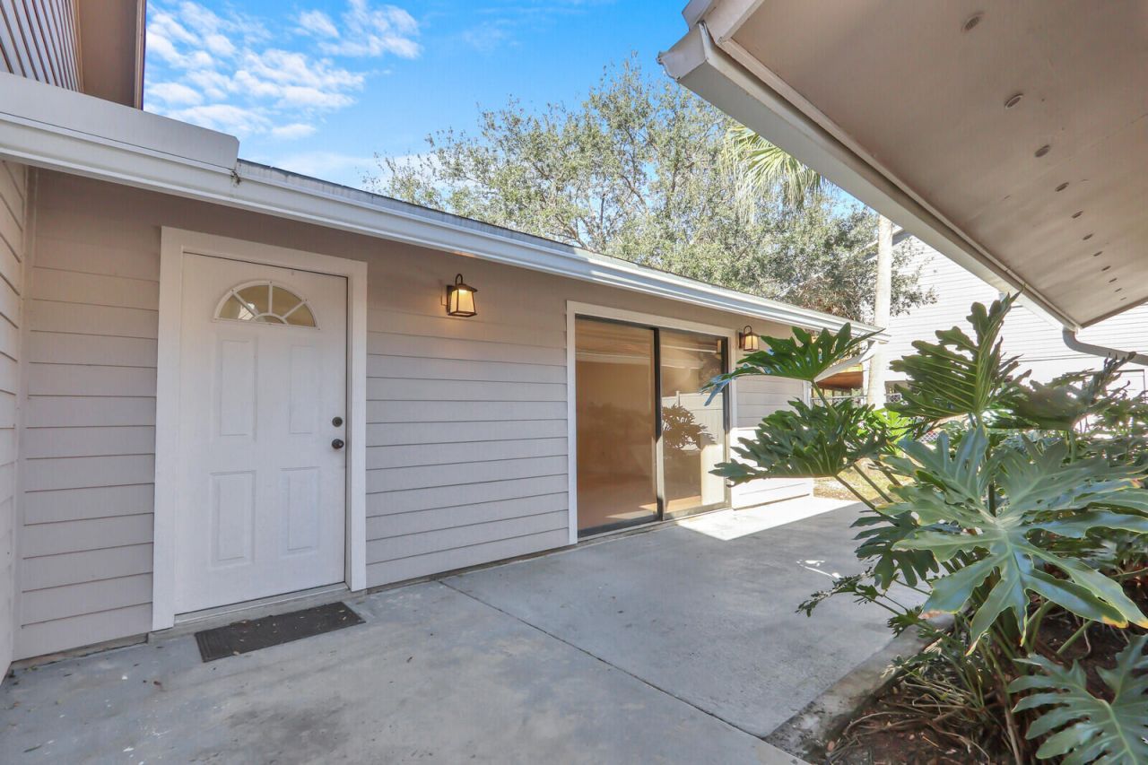 8074 SE River Lane, Stuart, FL 34997 Photo