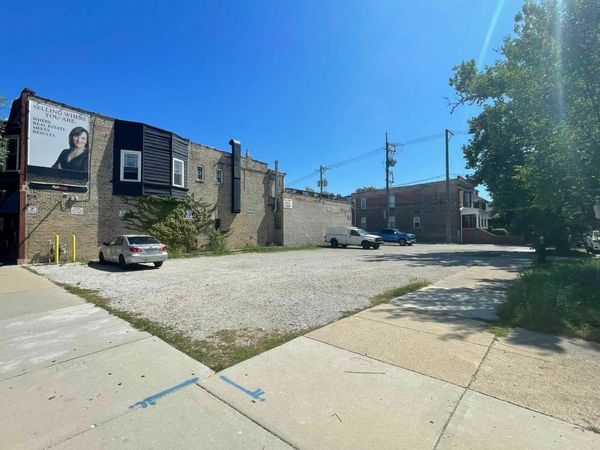 3659 W Irving Park Road, Chicago, IL 60618