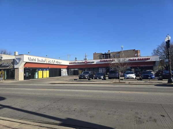 3102 W Devon Avenue, Chicago, IL 60659