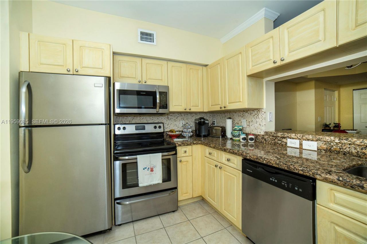 17150 N Bay Rd, Unit 2920, Sunny Isles Beach, FL 33160 Photo
