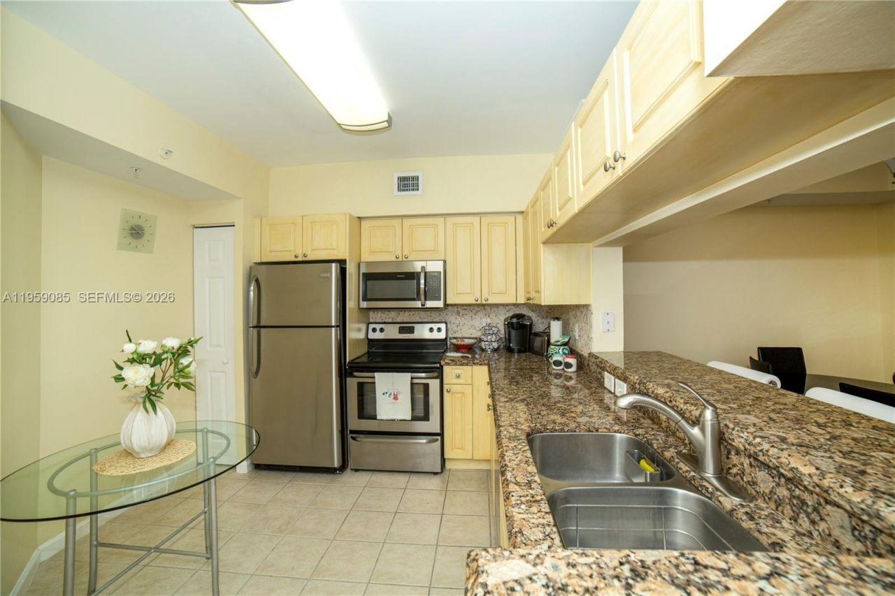 17150 N Bay Rd, Unit 2920, Sunny Isles Beach, FL 33160 Photo