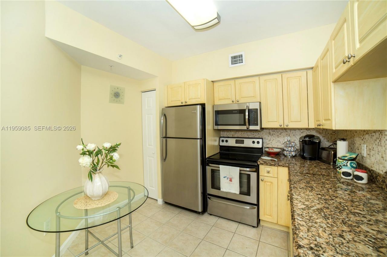 17150 N Bay Rd, Unit 2920, Sunny Isles Beach, FL 33160 Photo
