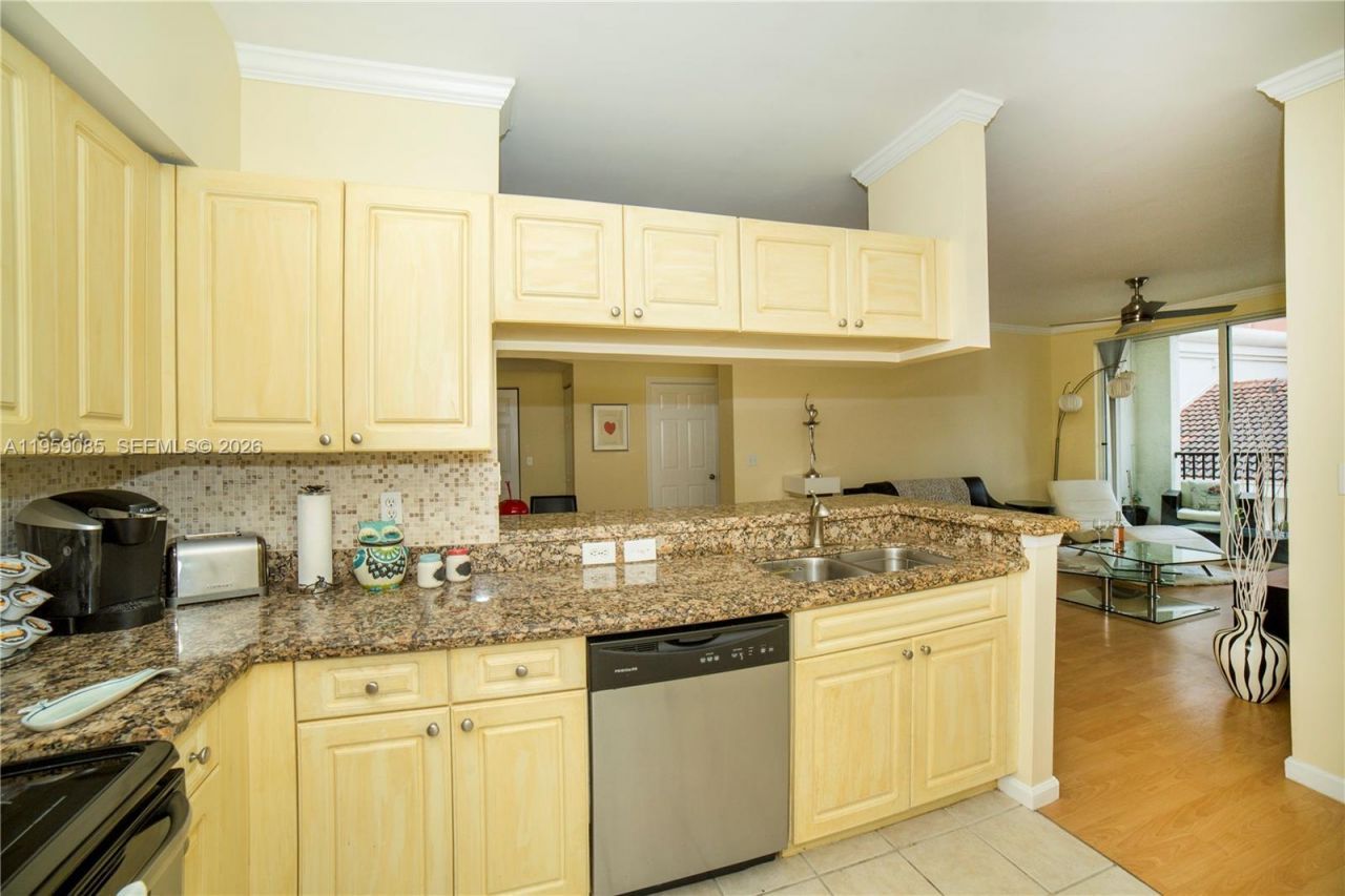 17150 N Bay Rd, Unit 2920, Sunny Isles Beach, FL 33160 Photo