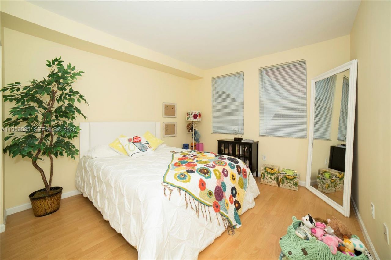 17150 N Bay Rd, Unit 2920, Sunny Isles Beach, FL 33160 Photo