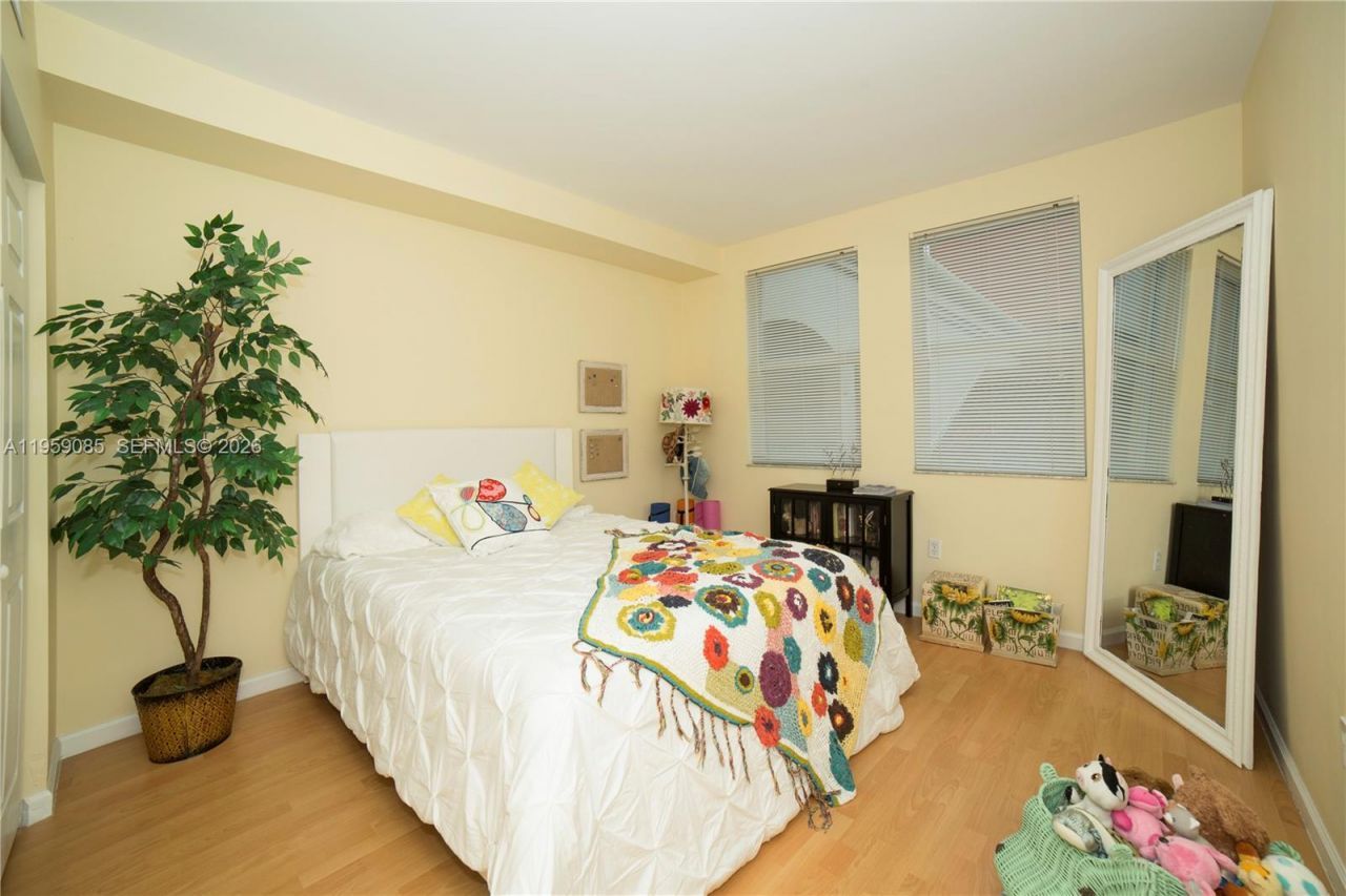 17150 N Bay Rd, Unit 2920, Sunny Isles Beach, FL 33160 Photo