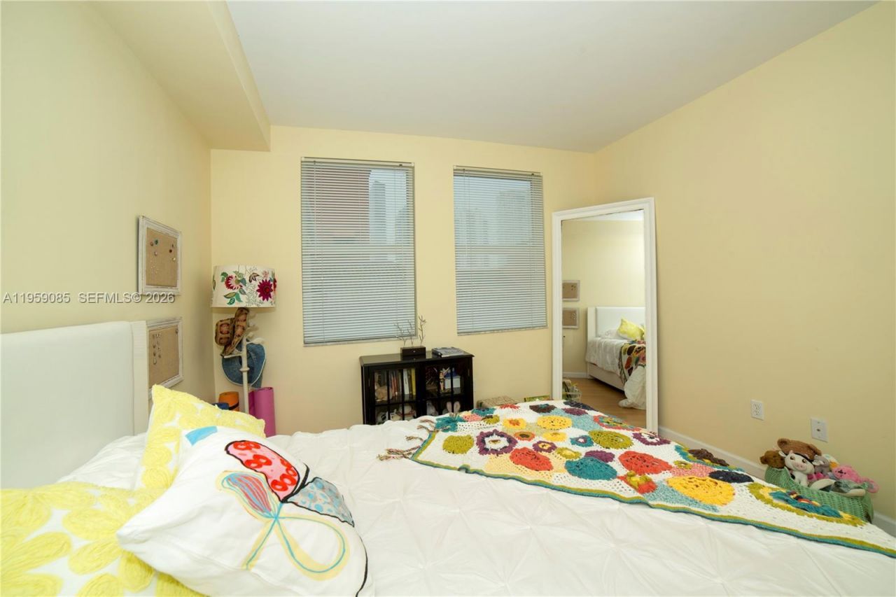 17150 N Bay Rd, Unit 2920, Sunny Isles Beach, FL 33160 Photo