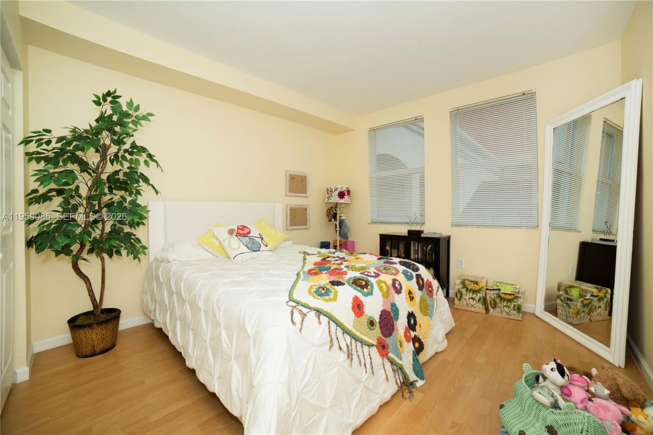 17150 N Bay Rd, Unit 2920, Sunny Isles Beach, FL 33160 Photo