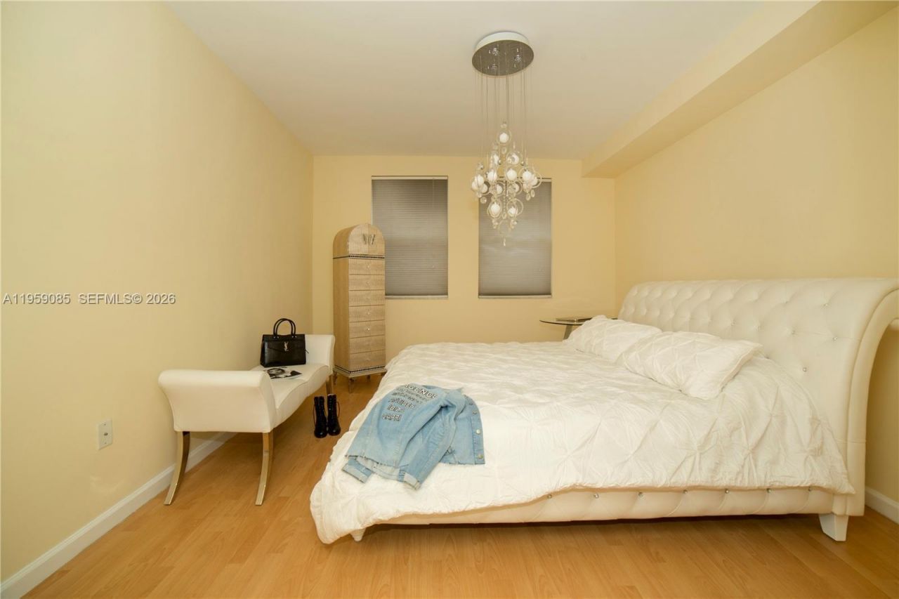 17150 N Bay Rd, Unit 2920, Sunny Isles Beach, FL 33160 Photo