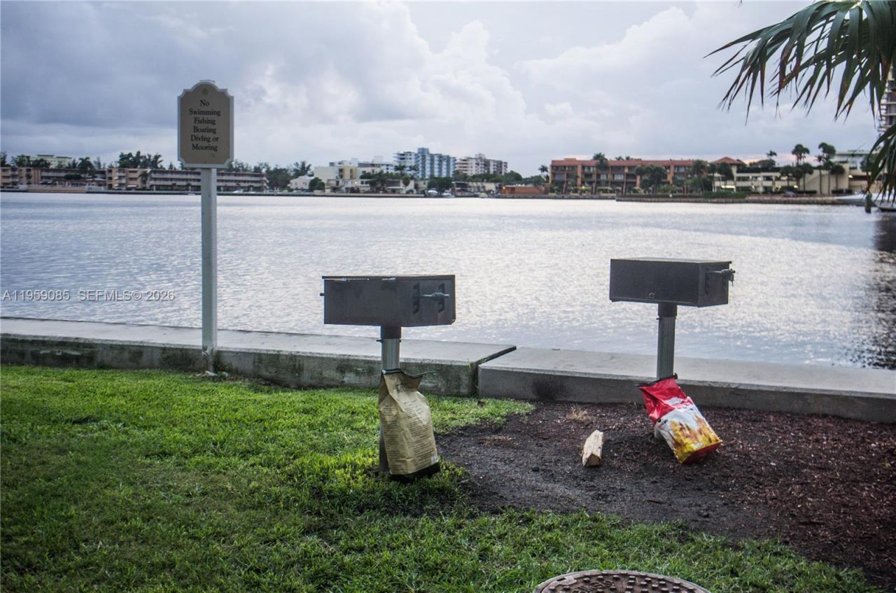 17150 N Bay Rd, Unit 2920, Sunny Isles Beach, FL 33160 Photo