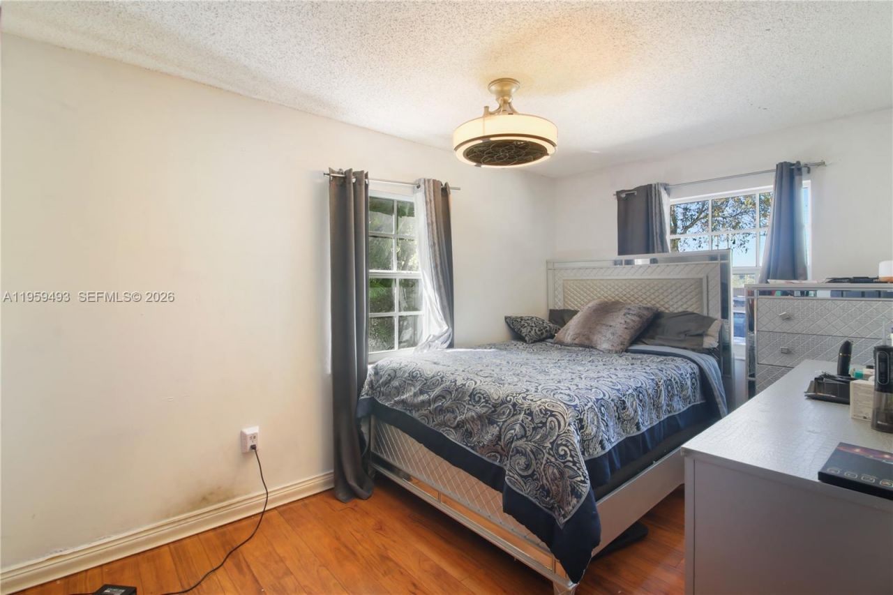 9710 NW 10th St , Pembroke Pines, FL 33024 Photo