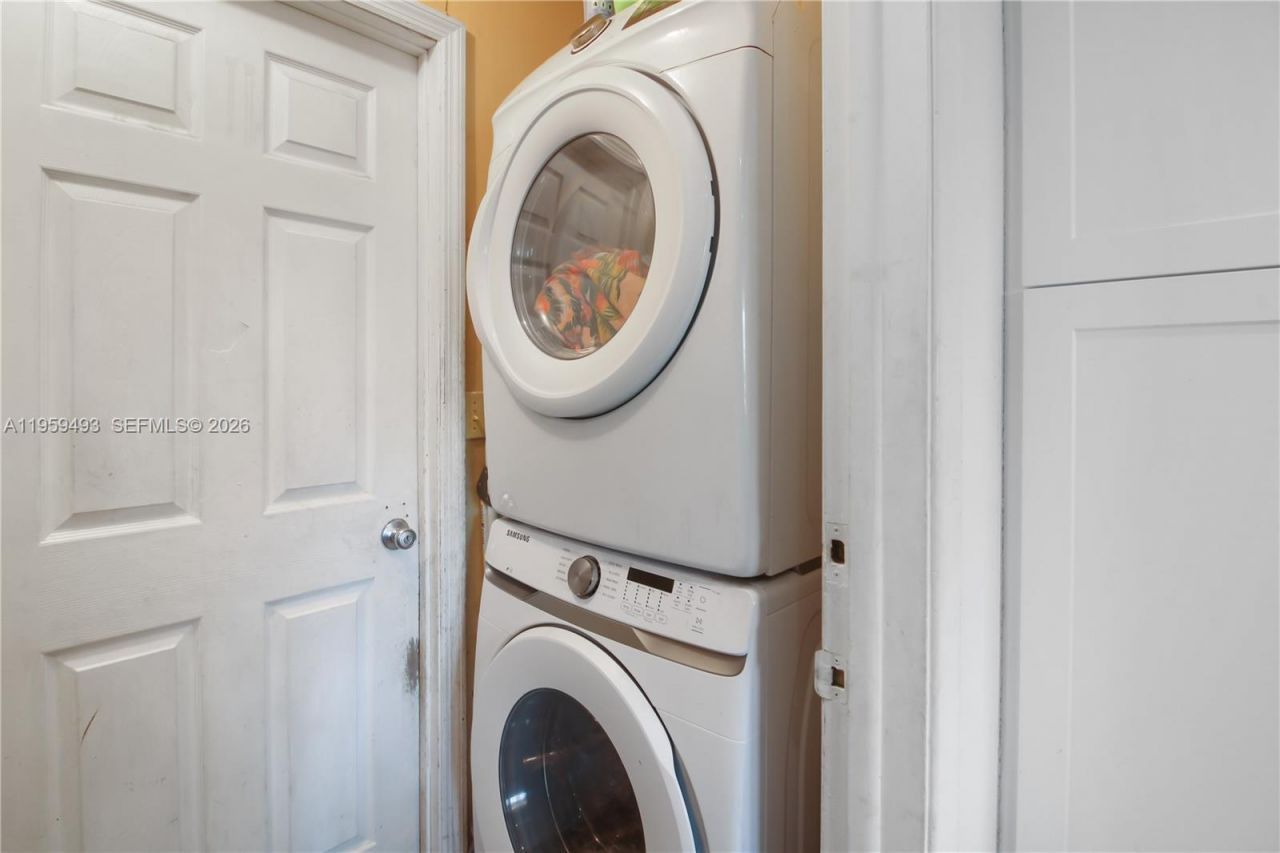 9710 NW 10th St , Pembroke Pines, FL 33024 Photo