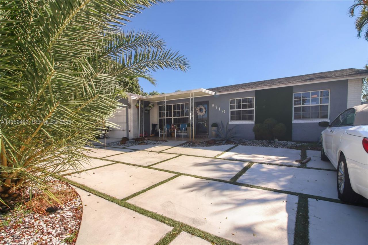 9710 NW 10th St , Pembroke Pines, FL 33024 Photo