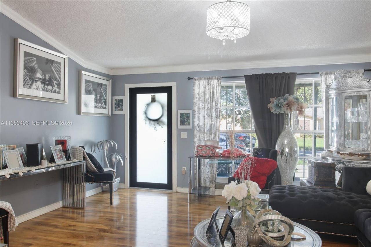 9710 NW 10th St , Pembroke Pines, FL 33024 Photo