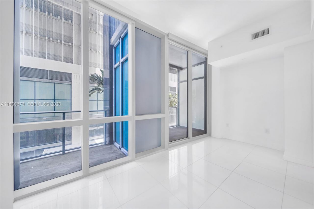 851 NE 1st Ave , Unit 204, Miami, FL 33132 Photo