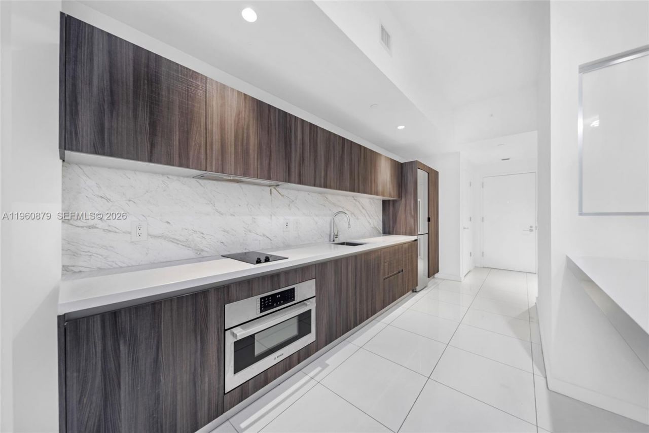 851 NE 1st Ave , Unit 204, Miami, FL 33132 Photo