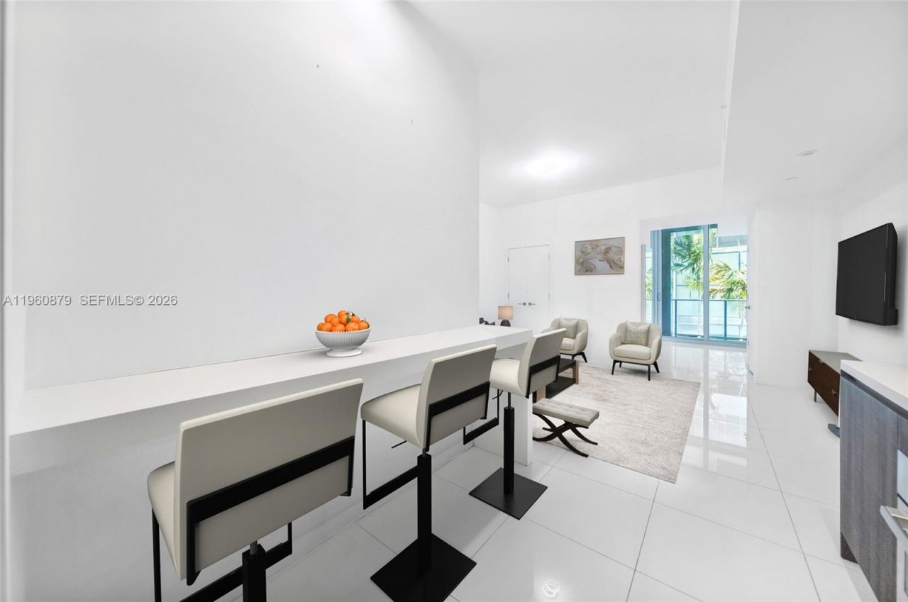 851 NE 1st Ave , Unit 204, Miami, FL 33132 Photo