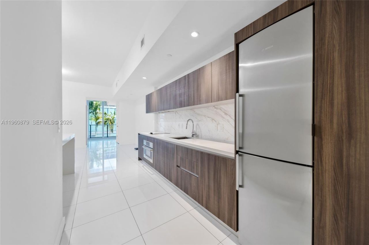 851 NE 1st Ave , Unit 204, Miami, FL 33132 Photo