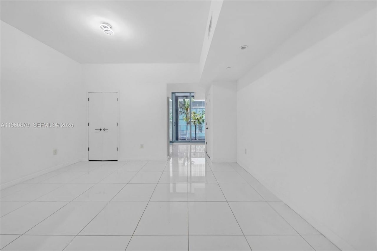 851 NE 1st Ave , Unit 204, Miami, FL 33132 Photo