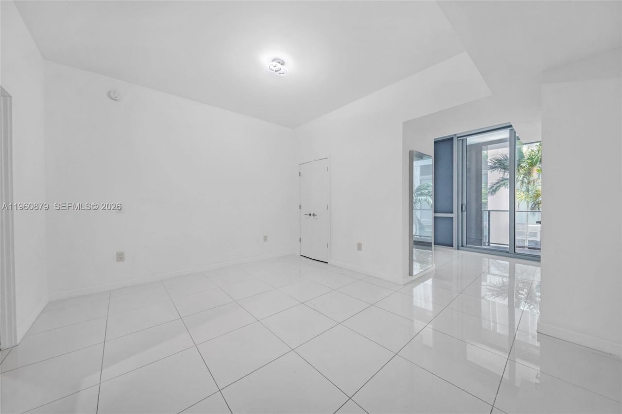 851 NE 1st Ave , Unit 204, Miami, FL 33132 Photo