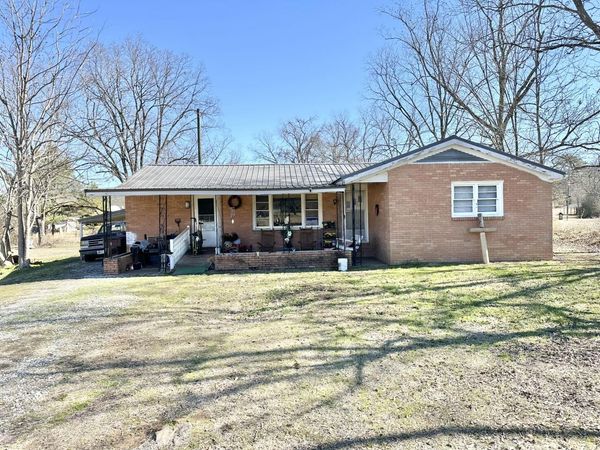 420 Marion Kelley Dr., Weir, MS 39772