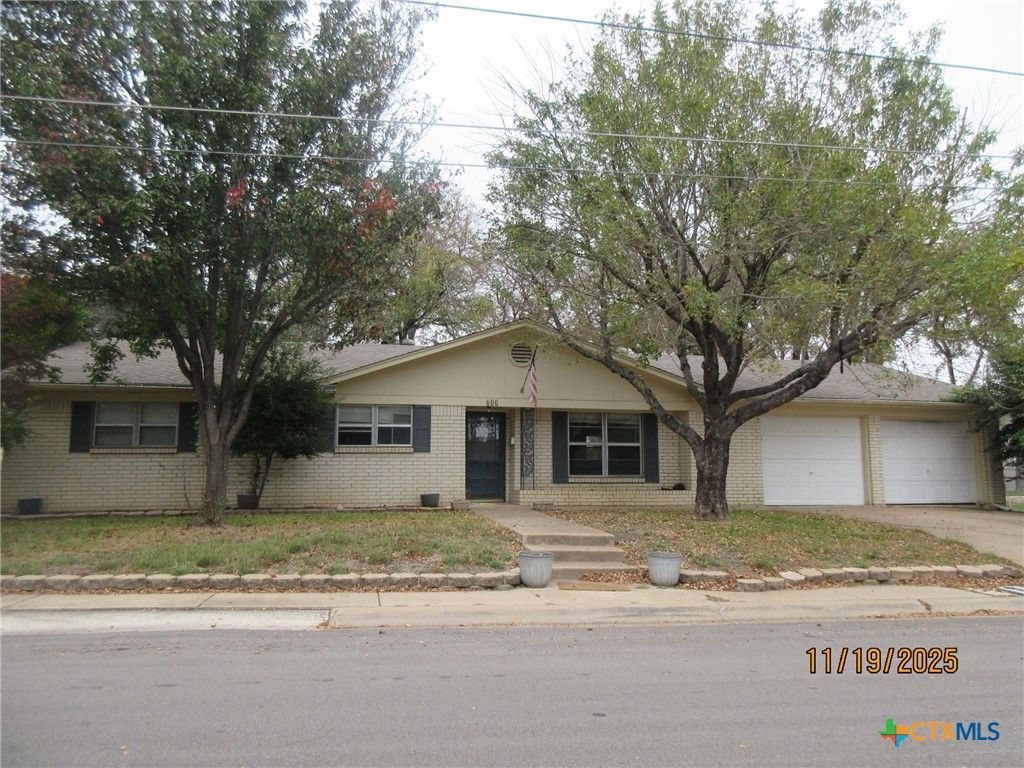 606 E 12th Avenue, Belton, TX 76513 Main Photo