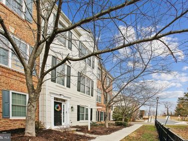 2411 HUNTINGTON PARK DRIVE, ALEXANDRIA, VA 22303