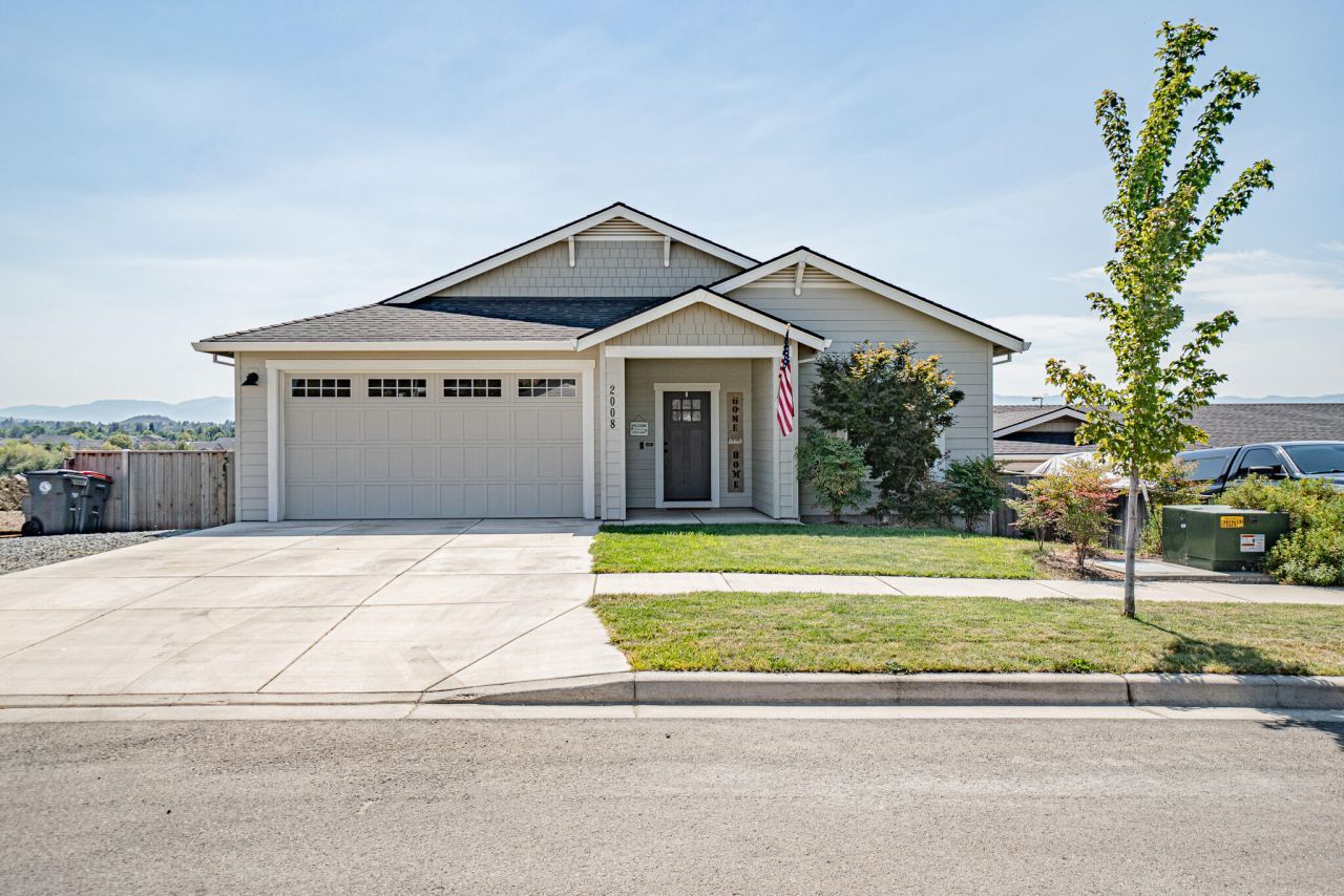 2008 Hondeleau Lane, Medford, OR 97504 Main Photo