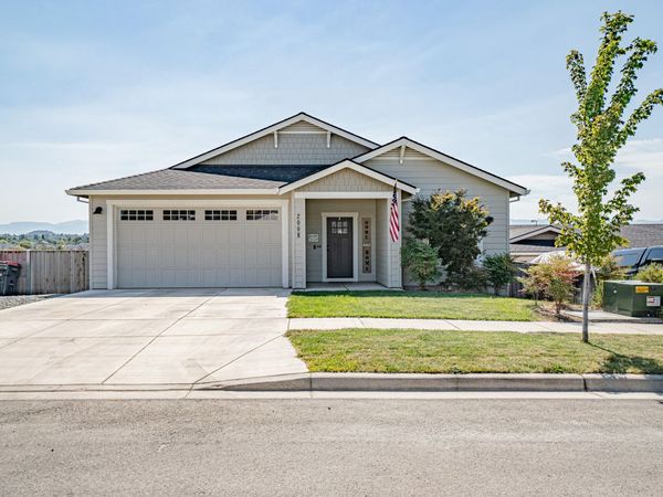 2008 Hondeleau Lane, Medford, OR 97504