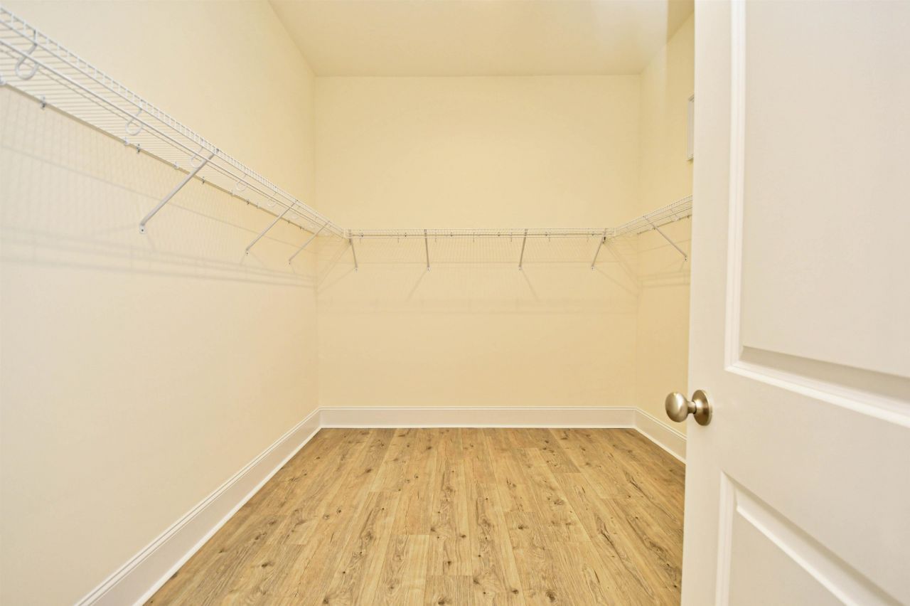 269 Waterfall Circle Photo 18