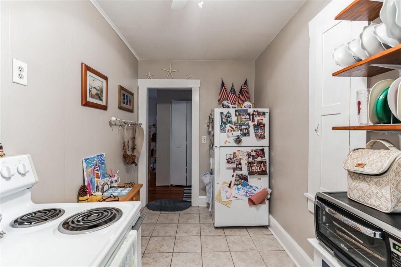 1233 Oak Street Ne, Saint Petersburg, FL 33701 Photo