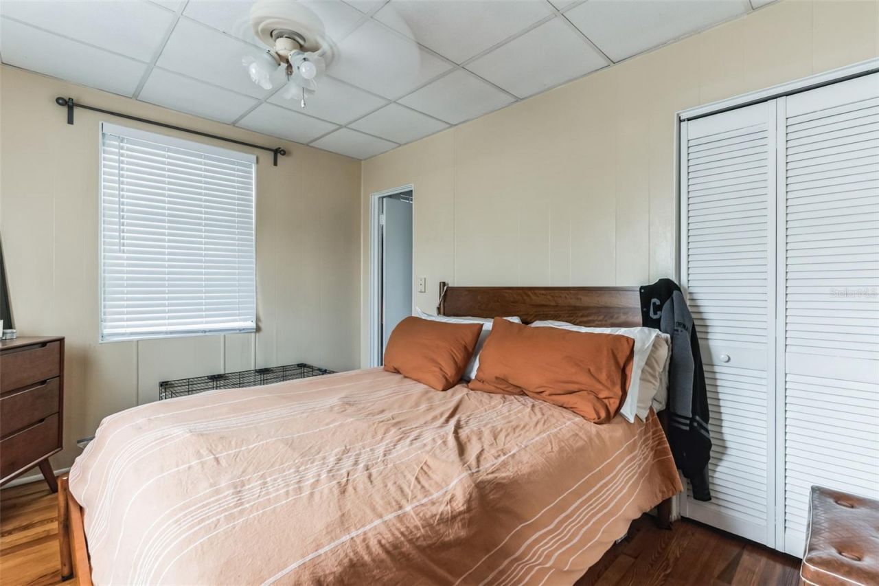 1233 Oak Street Ne, Saint Petersburg, FL 33701 Photo