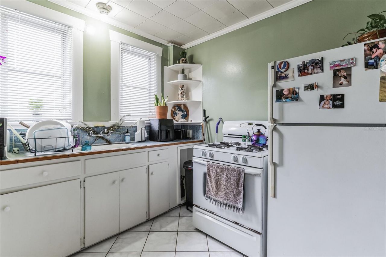 1233 Oak Street Ne, Saint Petersburg, FL 33701 Photo