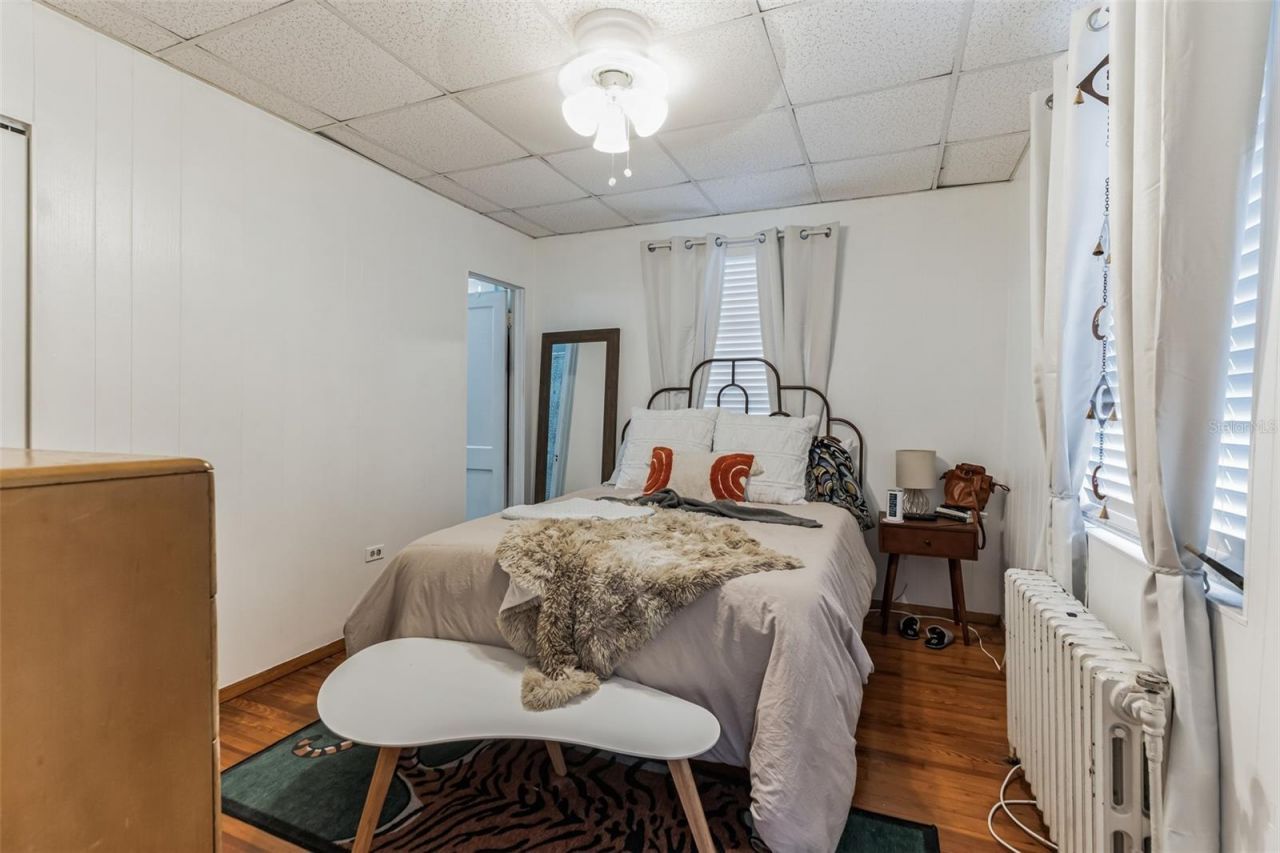 1233 Oak Street Ne, Saint Petersburg, FL 33701 Photo