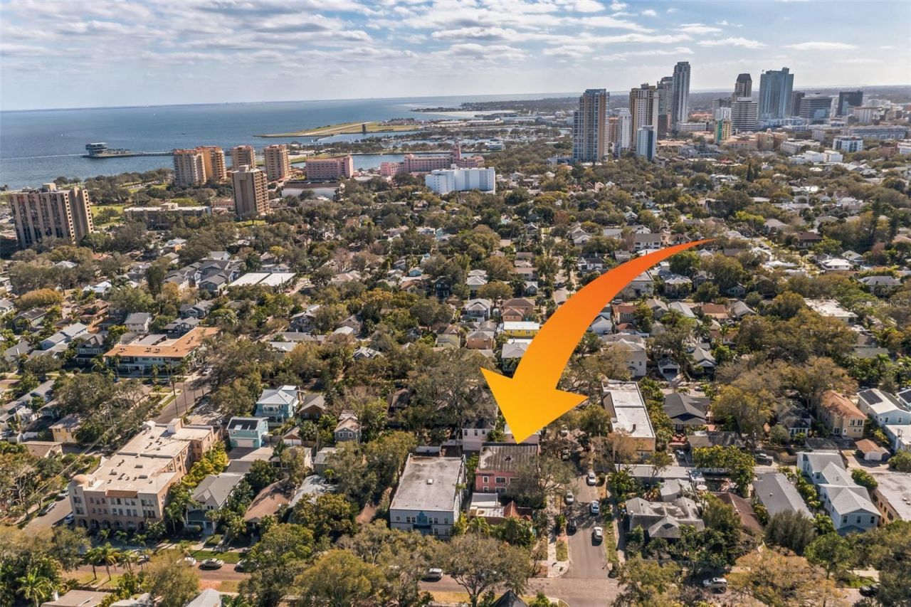 1233 Oak Street Ne, Saint Petersburg, FL 33701 Photo