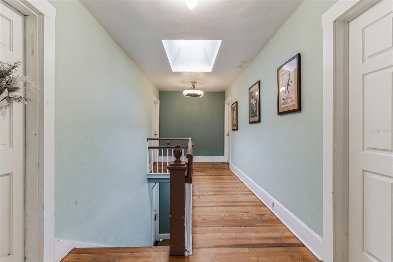 1233 Oak Street Ne, Saint Petersburg, FL 33701 Photo