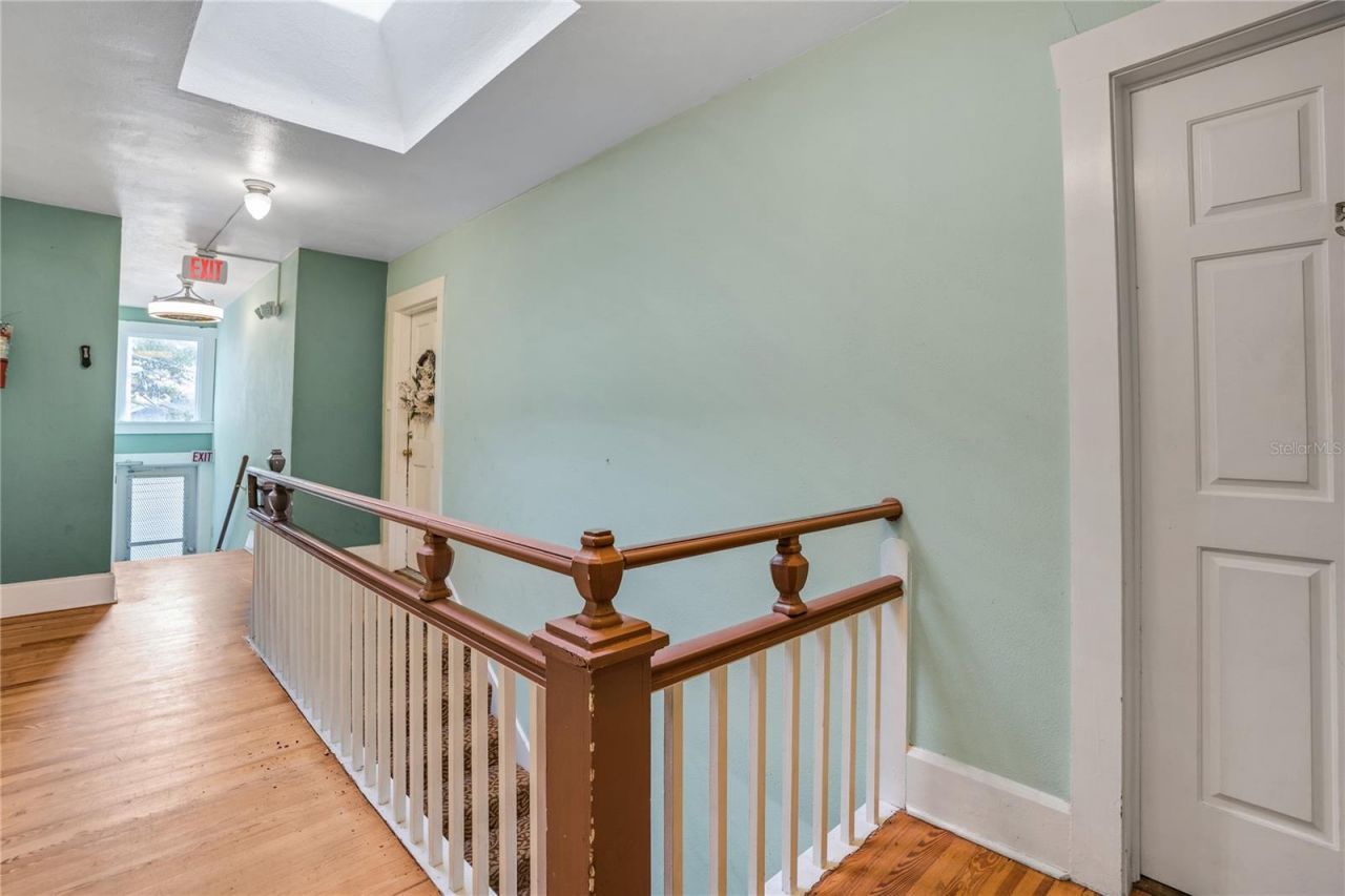 1233 Oak Street Ne, Saint Petersburg, FL 33701 Photo