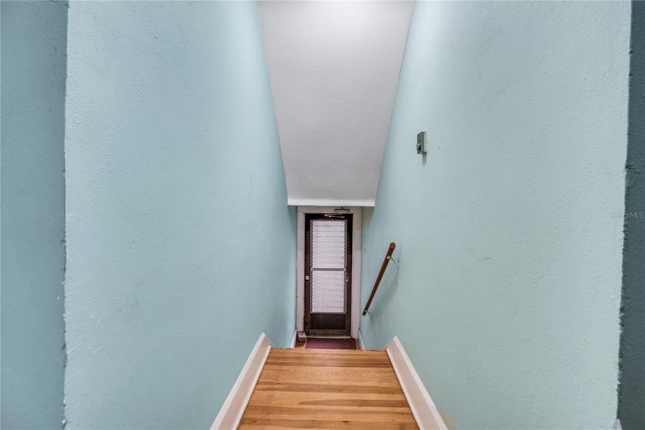 1233 Oak Street Ne, Saint Petersburg, FL 33701 Photo