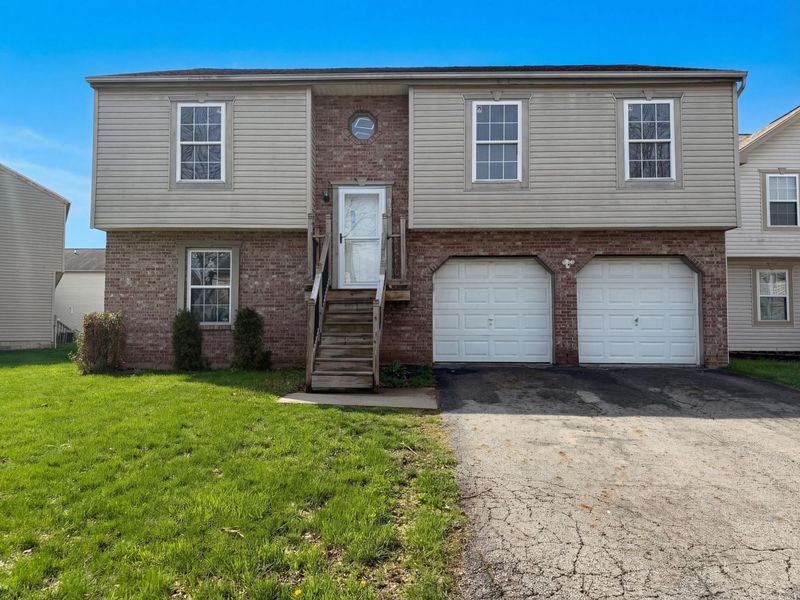 5691 Matuka Drive, Columbus, OH 43232 Photo 1