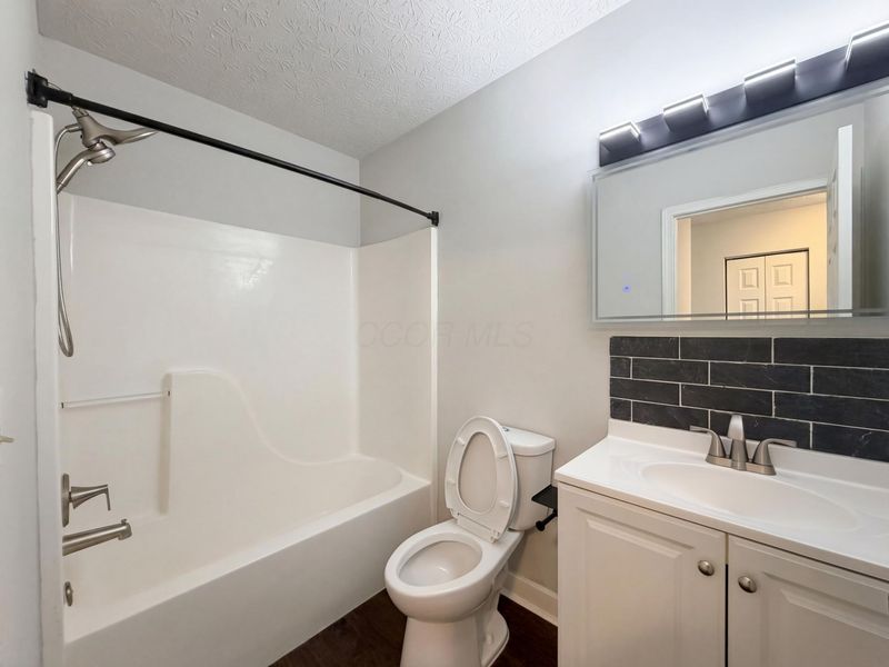 5691 Matuka Drive, Columbus, OH 43232 Photo 6