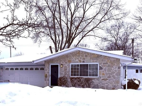 1521 Beaver Creek Lane, Dayton, OH 45429